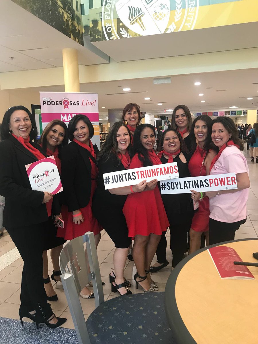 yaneliblog's tweet image. #25Poderosas #poderosaslive #peopleenespanol