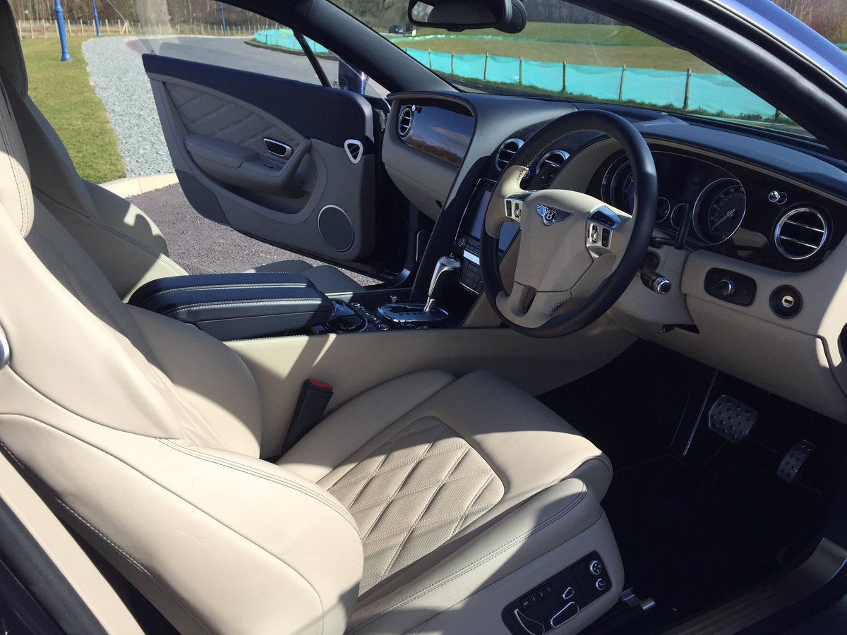 VSLclassics's tweet photo. Stunning Bentley Continental Offered For Sale. #Bentley #modernclassic https://t.co/VZ9Tm5Qaho https://t.co/rvQhheguiZ