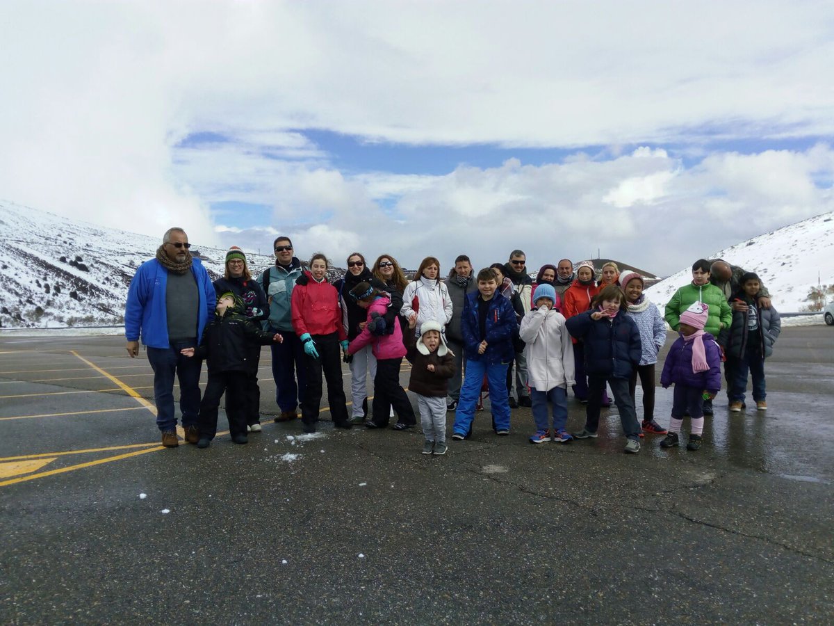 alestecj's tweet photo. Maravilloso día de #ExcursionFamiliar a la #nieve en #AltoCampoo. Gracias a todos los que participaseis. @federboscocyl @SalesianosSSM @VoluntariadoCyL @JuanSonadorVall @gasparmmoran https://t.co/bo67GRs3z1