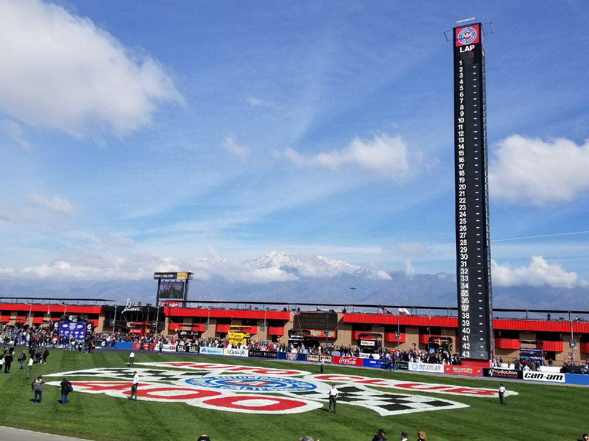 PHILLYMACK's tweet photo. #AutoClub400 https://t.co/Ug01NodHVb