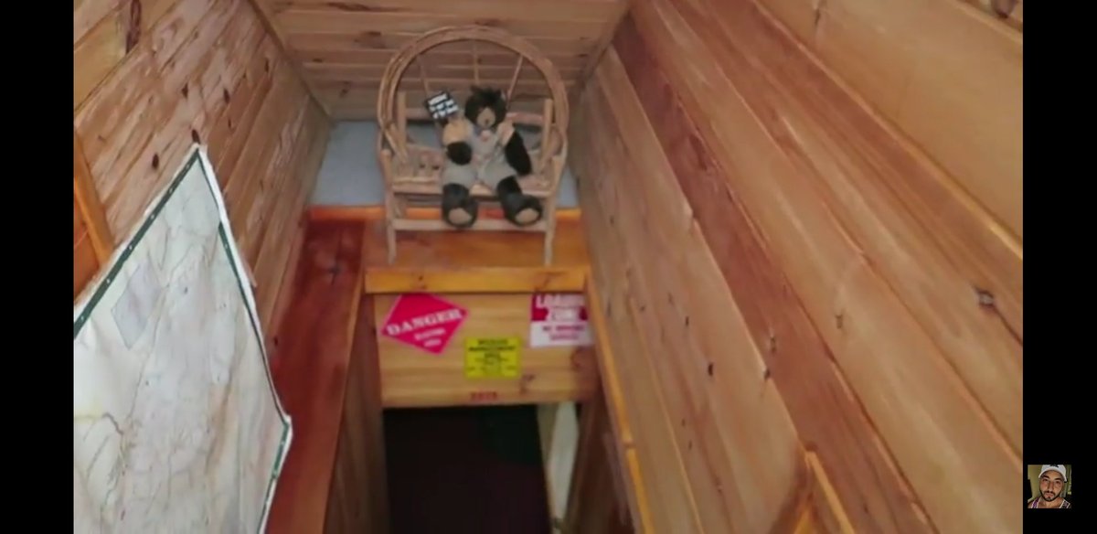 Juliannebami's tweet photo. The teddy bear is sitting and later the teddy bear is down@MoeSargi https://t.co/8LFIYskLwe