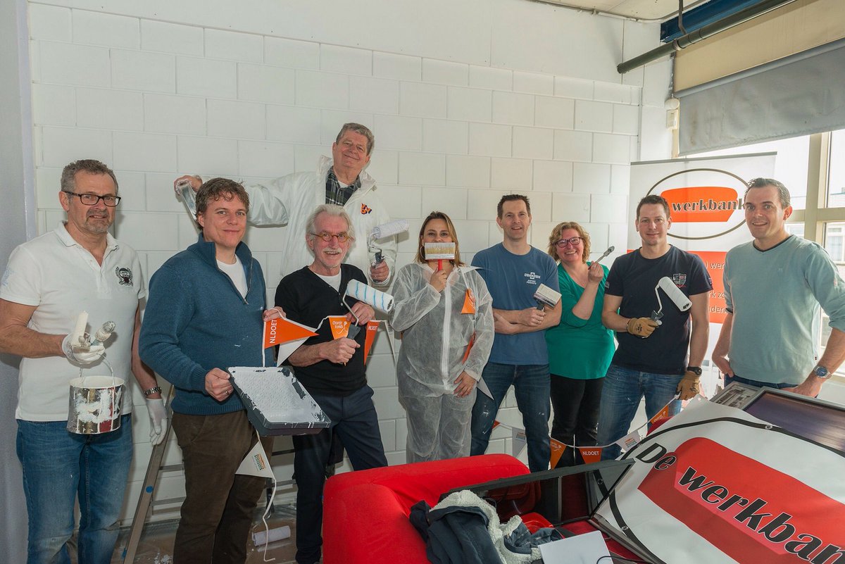 vvdppd's tweet photo. Nl doet VVD fractie steekt de handen uit de mouwen ook in Papendrecht gaan ze voor doen. https://t.co/QTyFy1dJnr