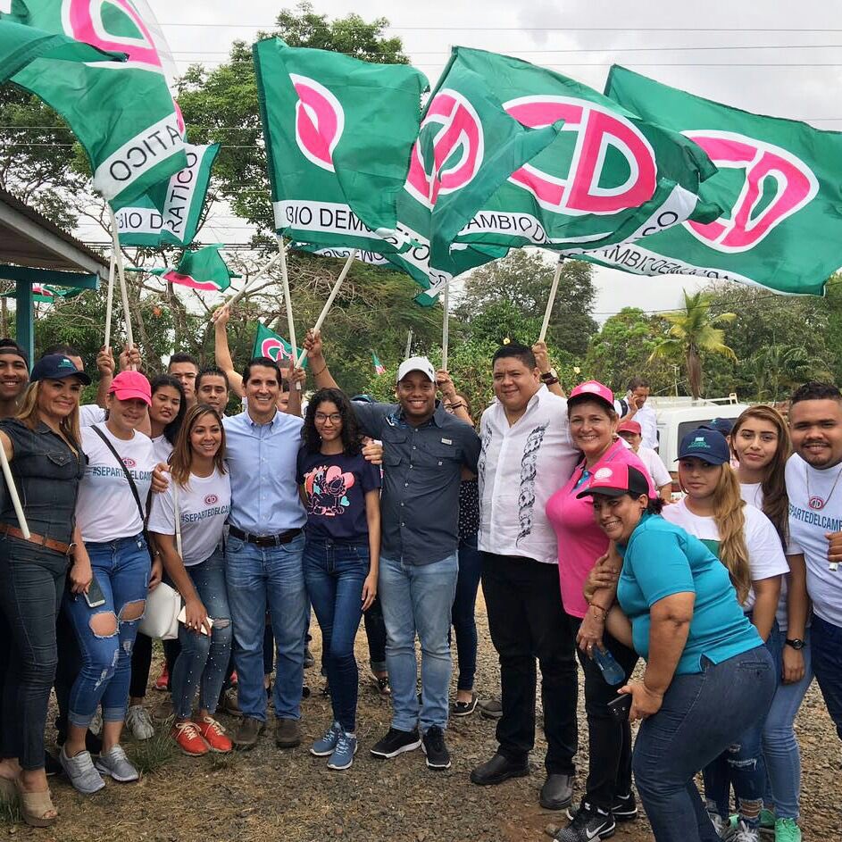 MaidirMiller's tweet photo. @romuloroux #PresidenteCD en la #Chorrera junto a jóvenes CD #SeParteDelCambio @Juventud_CD19 @CaDemocratico @renovacioncd https://t.co/QAqJEhfYPP