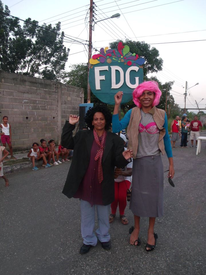 fdg_cultura's tweet photo. Así "vistieron al maniquí" en Nuevo Guapo.
Tarde Recreativa y familiar.
.@fdg_cultura
#FDG2018 .@Ali_AlePrimera .@mirandaculturag https://t.co/rGpv5ZDHY6