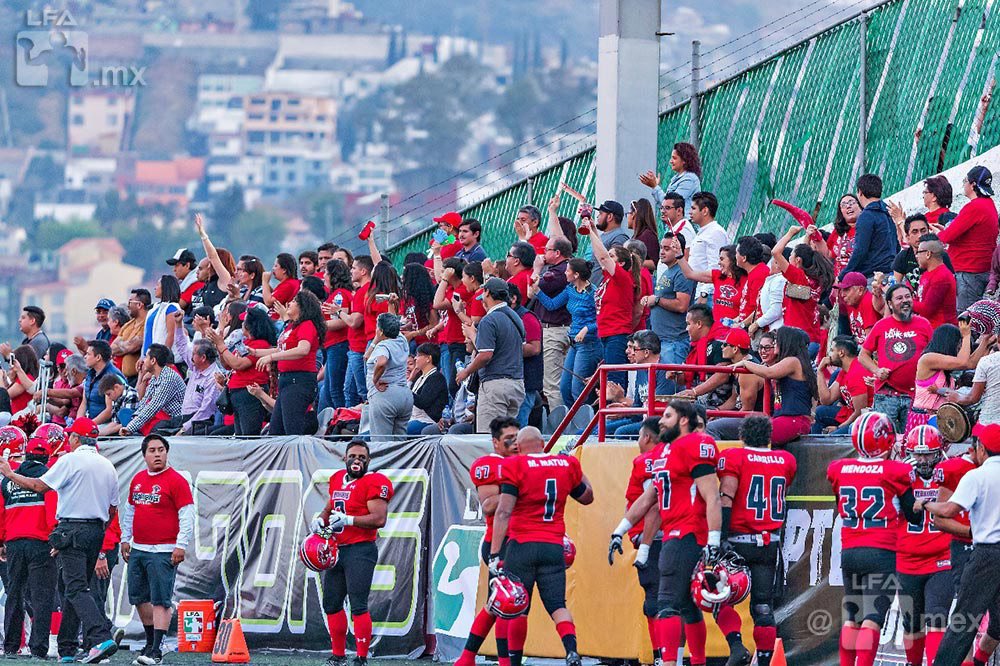 MexicasLFA's tweet photo. Algunas fotos del encuentro contra @RaptorsLFA en el que nos impusimos 30-20
#GanamosEnSuJOM 💪🏼😎🏈🏟

📸 @versanimg 

Visita la galería completa en 👉🏼 https://t.co/Yq3F2P08Zg https://t.co/NnbO1syESS