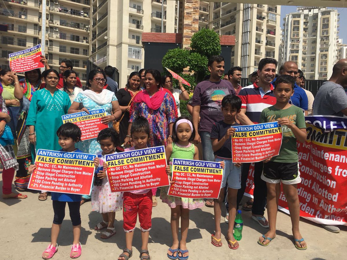 ssharma75's tweet photo. #Antriksh100cr
We had huge protest today in and Outside #Antriskh #GolfView1 #Noida sector 78. Our demands 1. give us OC/CC. 2.Stop illegal maintenance charge.
Builder is deducting maint. illegally from meter #Antriksh100Cr @myogiadityanath @CMOfficeUP @dr_maheshsharma https://t.co/5s6ueVWbv1