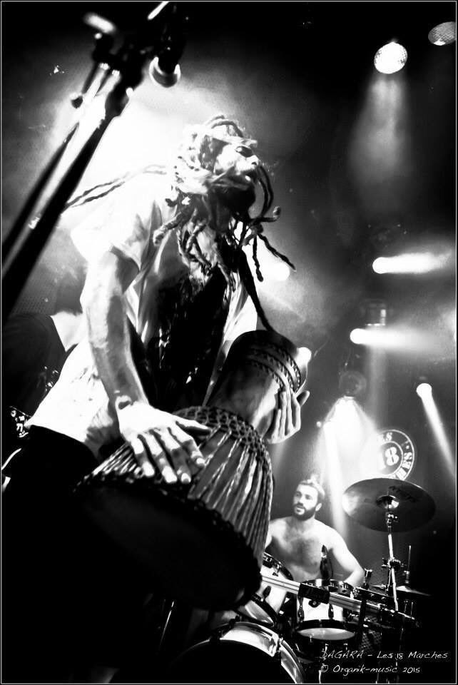 DagaraOfficial's tweet image. "Plus rien... plus rien... pas même ma propre mort, par cet hommage..."
Photo by @organikmusic .
.
#dagara #reminiscence #newalbum #concert #metal #frenchmetal #singer #tribal #djembe #percussion #drummer #blast #dreads #dreadlocks #live #stage #tour #gig #blackandwhite