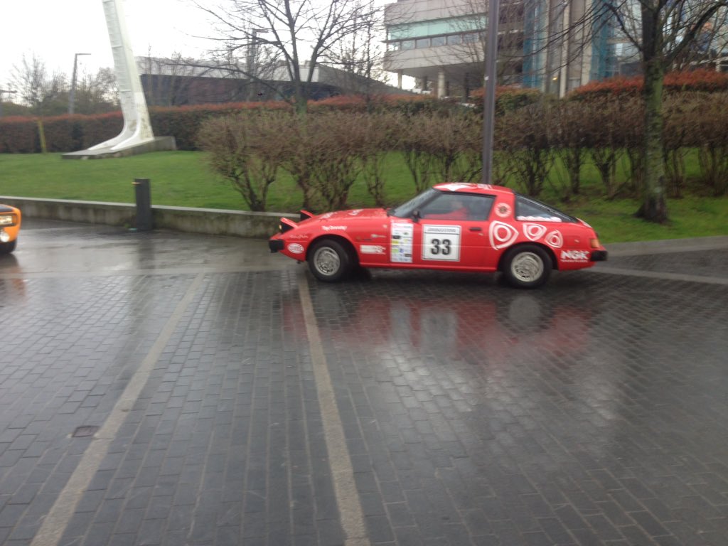 HARROW_h's tweet photo. @atilabeltza @seelser @terry_jb Hoy en Bilbao salida #RALLYESTONE cerca de 50 coches clásicos https://t.co/dcsTflXex3 https://t.co/hhVPrVt8gb