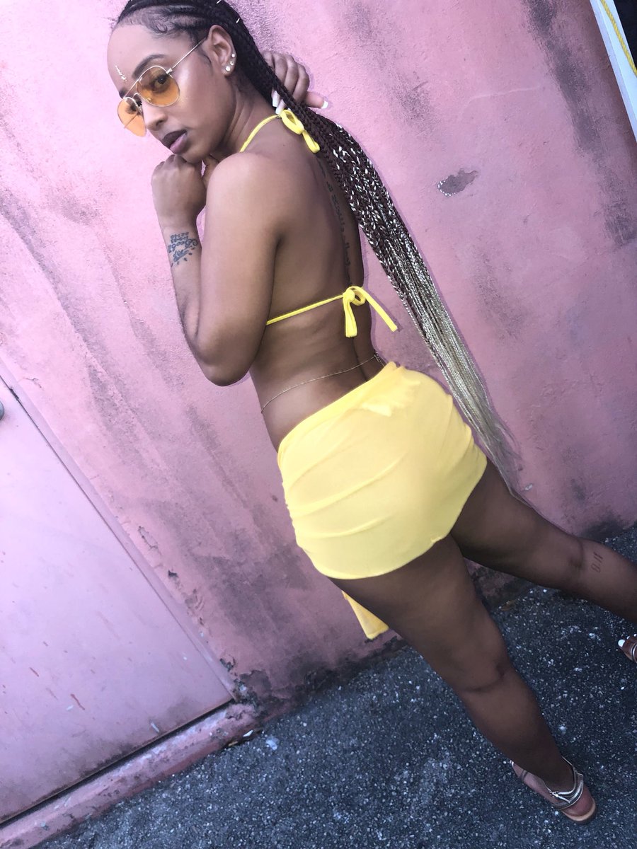 ShaiAngelita's tweet image. #2kpoolparty 💖