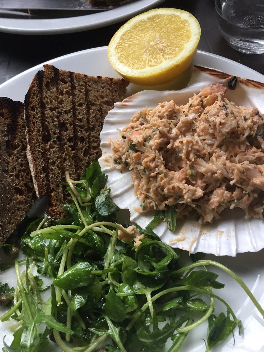 AmboClaire's tweet photo. Yummy lunch with @SharonBanes at @Hantverk_found after the exhibition at @PFactoryMargate #Margate #Boqeurones #MarconaAlmond #Crab #RyeBread #Muscadet #SpicedPear #Foodie https://t.co/nh2ZcAvSUP