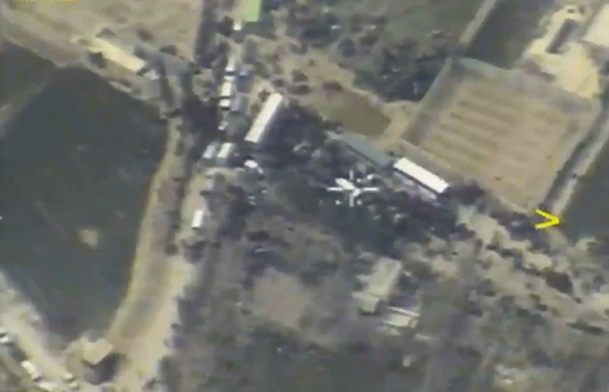 obretix's tweet photo. drone footage of civilians fleeing Eastern Ghouta in #Hamouriyah area shared by @mod_russia at this mosque https://t.co/Y0uebahYlp and a bit further to the east https://t.co/GbiorEI64b https://t.co/uUtdYnQzGe https://t.co/Bd0x3hTTHL