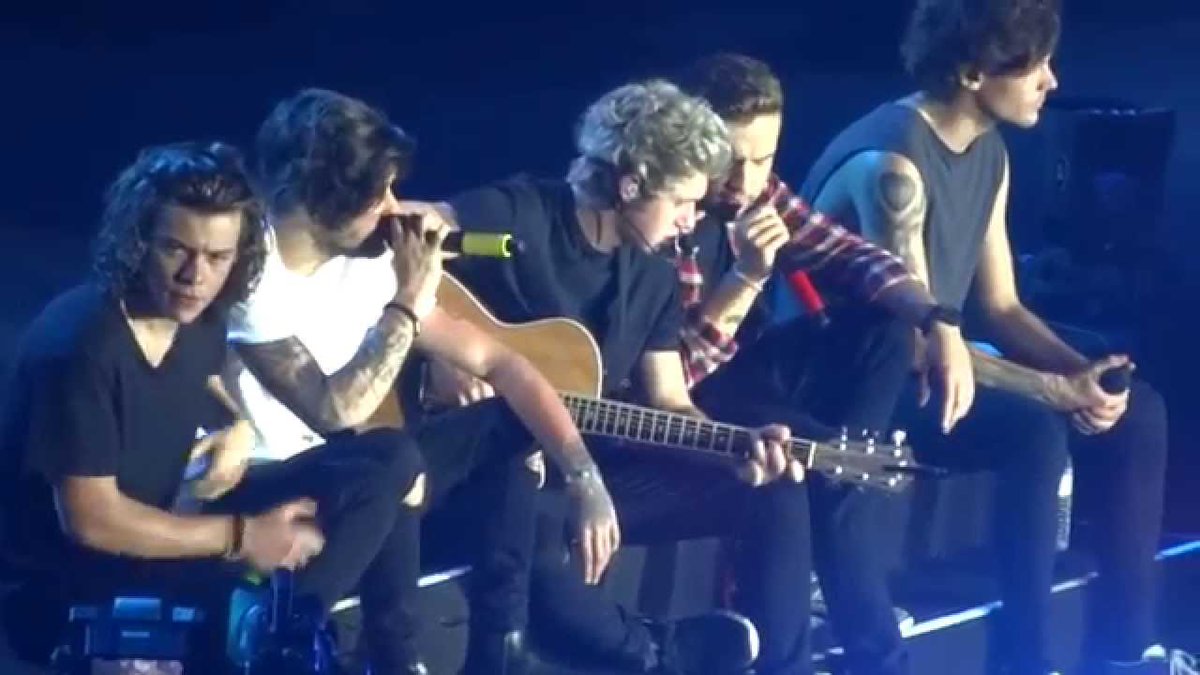 HEStylesARG's tweet photo. Hoy se cumplen 3 años del último show de 1D con 5 integrantes.
En el tour de On The Road Again en Hong Kong.

#KCA #RevelacionFavoritaHarryStyles https://t.co/CKbZYRfwe1