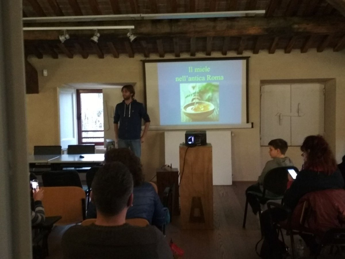 Ecco tre dei nostri #archeologi che ci parlano di alcuni dei cardini dell'#alimentazione dell'antica #Roma #ilgustodiraccomtarelastoria <a href="/FrancescoGiEmme/">Francesco Ghizzani</a> <a href="/Germana_84/">ge</a> e andrea Samueli #labrilla