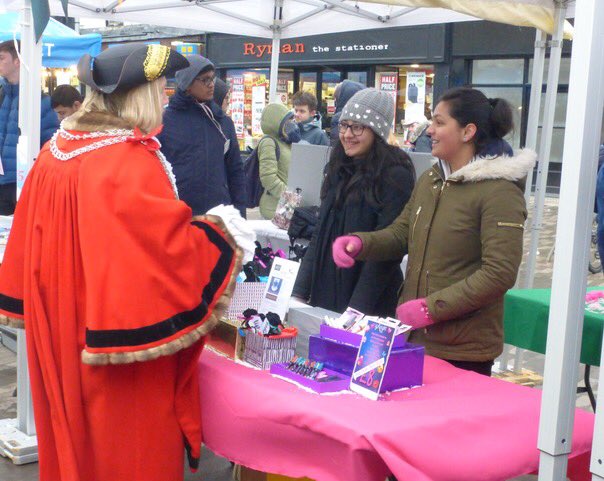 Igknight_ye's tweet photo. Yesterday some of team Igknight’s members met the mayor of Kingston! @TolworthGirls https://t.co/zo67oVUztM