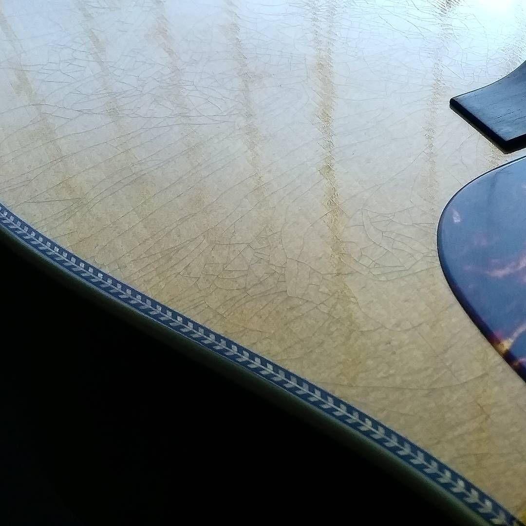 ForsythMusic's tweet photo. .@Atkin_Guitars must surely be at the top of their game when it comes to lacquer checking... This D-37 is a day old and it looks and feels like a fifty year old guitar! Beautiful work! #relic #guitar https://t.co/kes1jvvvhU
