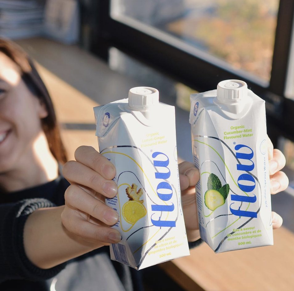 FlowHydration's tweet photo. Time to rehydrate! Our #organic flavored cucumber + mint and lemon + ginger #alkaline spring water were designed to help you drink more of what your body needs #MindfulHydration --> https://t.co/8tnWeqDcie https://t.co/si4TaxMoDd