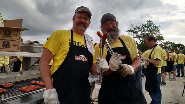 Volunteer at #BratFest and #RunMadTown this May and you can earn $8/hour to help animals in need! Learn more today at ow.ly/MLIv30iY8pu