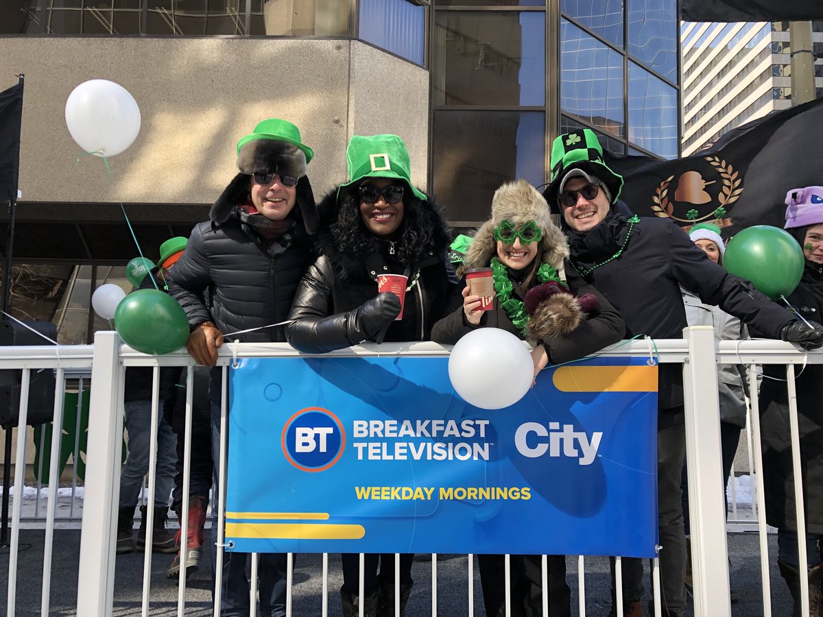 It’s parade time! #StPatricksDay2018 #montreal https://t.co/nwa3X5DhHN