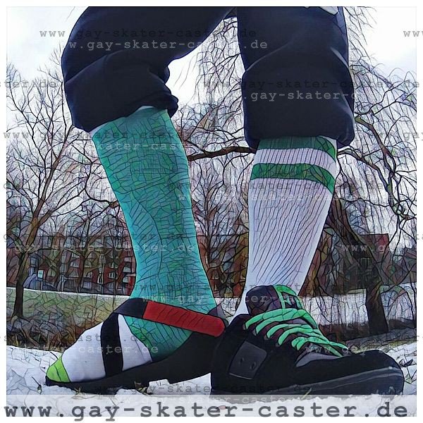 GaySkaterCaster's tweet photo. 2017-01 slwc
The year 2017 starts with a broken leg in a #green cast! I go out for a walk in this #slwc. The #castshoe protects my toes and got to wear sock over my #fibercast. I take a hot bath and hold my casted #brokenLeg up!
18 Mar 2018: video added
https://t.co/dSwknXhXVU https://t.co/4qd3AQxAi4