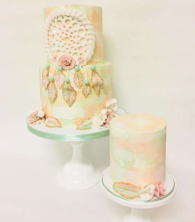 HalfBakedCo's tweet photo. A little #boho duo for your Sunday morning :) #swoonworthy #watercolorbuttercream #halfbaked #halfbakedco #burbankbakery #bohocake #instacake #cakestagram #vegan #glutenfree https://t.co/R47QDfLtgo https://t.co/apnFrPYUff