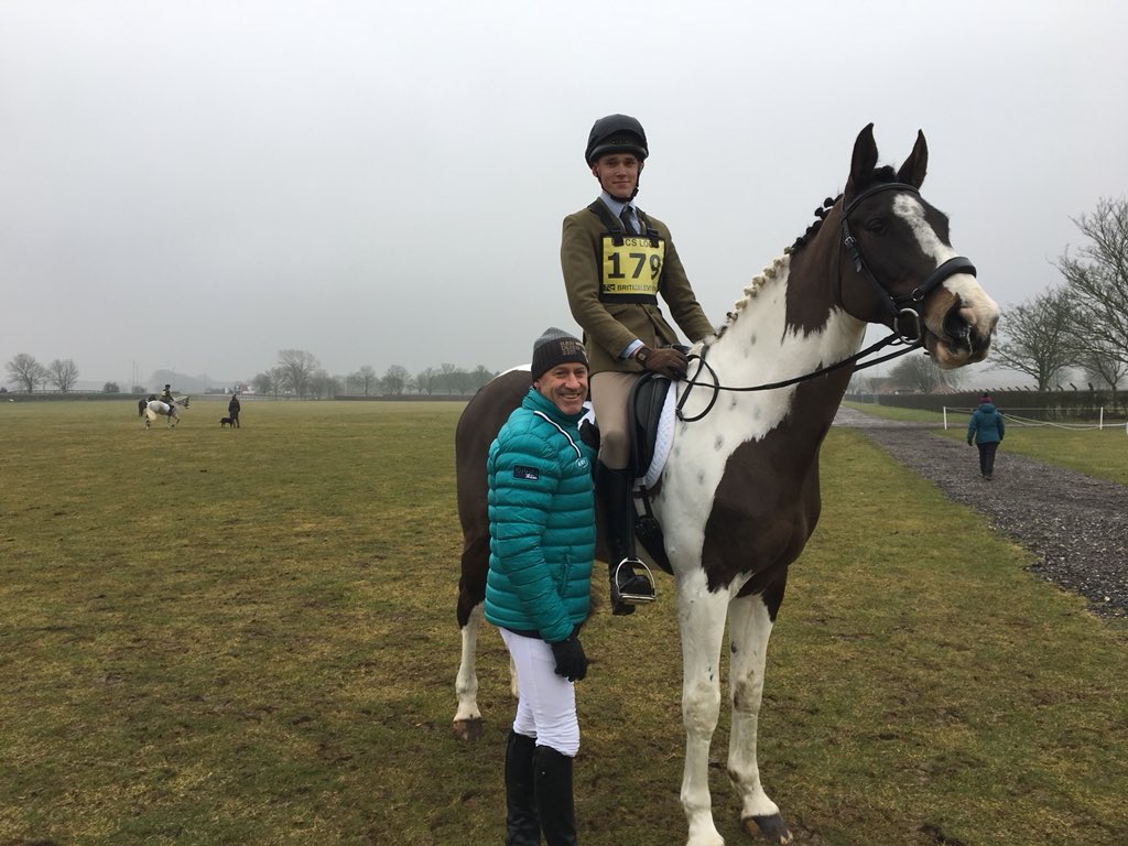 HoyEventing's tweet photo. So good to meet @KubotaUK Mentorship winner Angus and his family this weekend @BEventing #LincolnHT Really looking forward to kicking off our first session together later this month! #TeamKubota #Training #Mentoring https://t.co/IjFdnJaKzy
