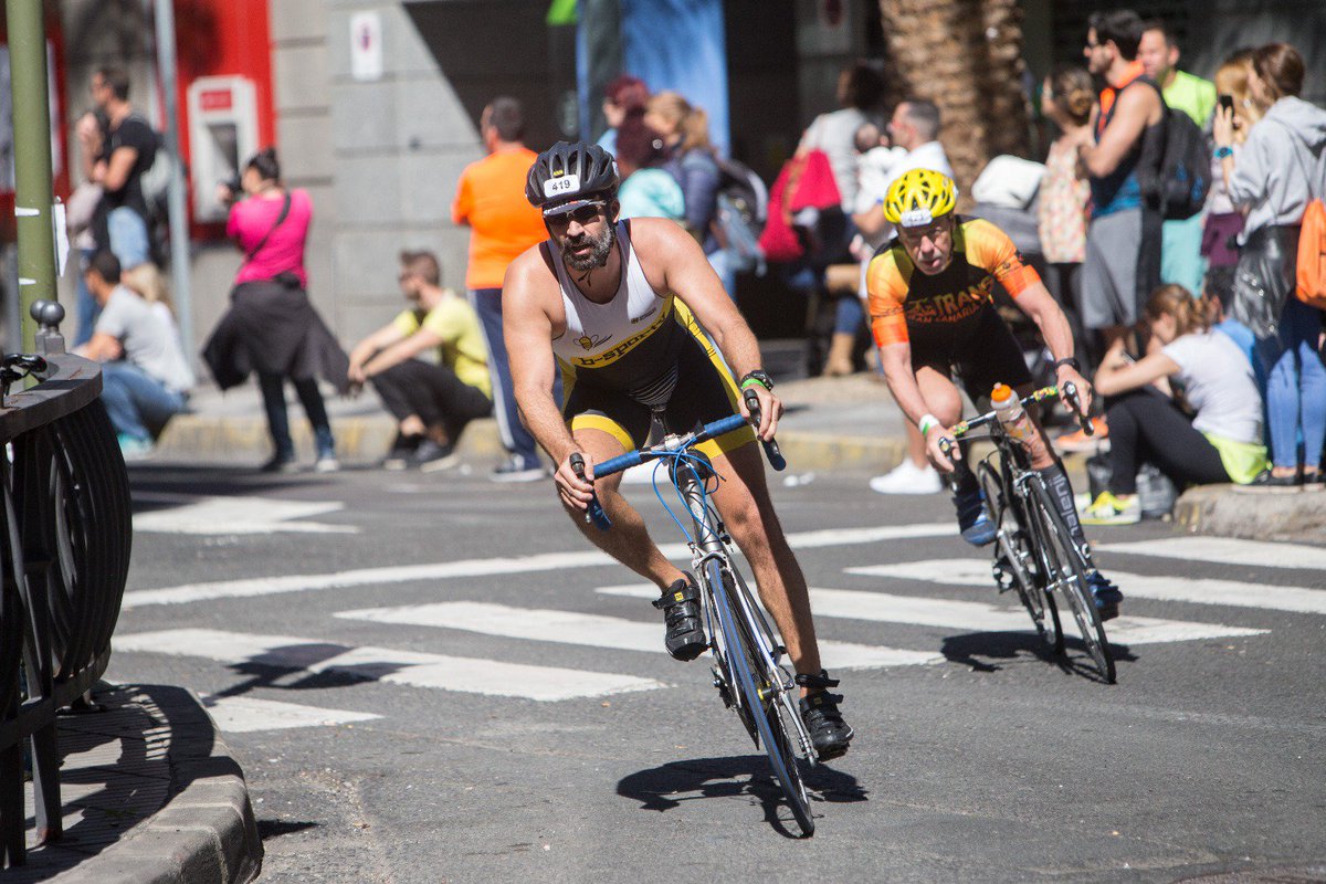 DiazMartinM's tweet photo. Bueno, por fin puedo decir que soy "Olímpico". Aquí mi participación en la @GCTriatlon a los ojos del gran @ivanlesa, quien no es sólo un gran fotógrafo sino un buen amigo. https://t.co/Fqtda1vH2a