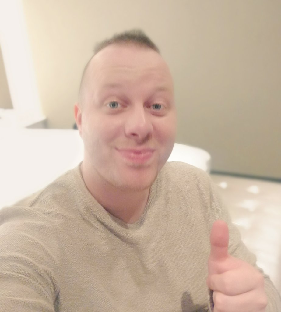 KendricSwissh's tweet photo. Super sweaty and a bit tired but boy am I feeling happy right now. 😌 #EasternClash was a blast, felt really good to be back on an #HGC event. Ty @HeroesEsports for having me, major props to @WadePenfold @JHowGaming @Khaldor @proxywolf & @Trikslyr for killin' it! https://t.co/3U50wmpUHI