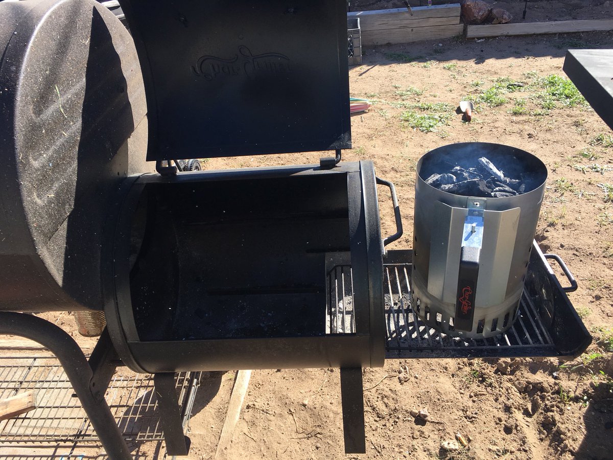 RaydonsRayd's tweet photo. That Sunday BBQ with a pork picnic 🍖 #RaydTheQue https://t.co/nUJQ1QXNO9