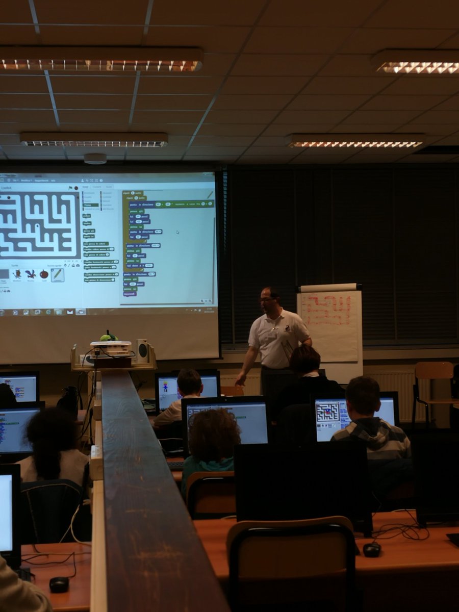 LattugaTweet's tweet image. #Coderdojofvg labirinto