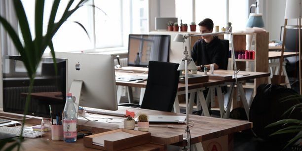 Quel rôle joue le #mobilier de bureau dans la #QVT ? #bienetreautravail #espacedetravail 
buff.ly/2HDkxor via @LaTribune