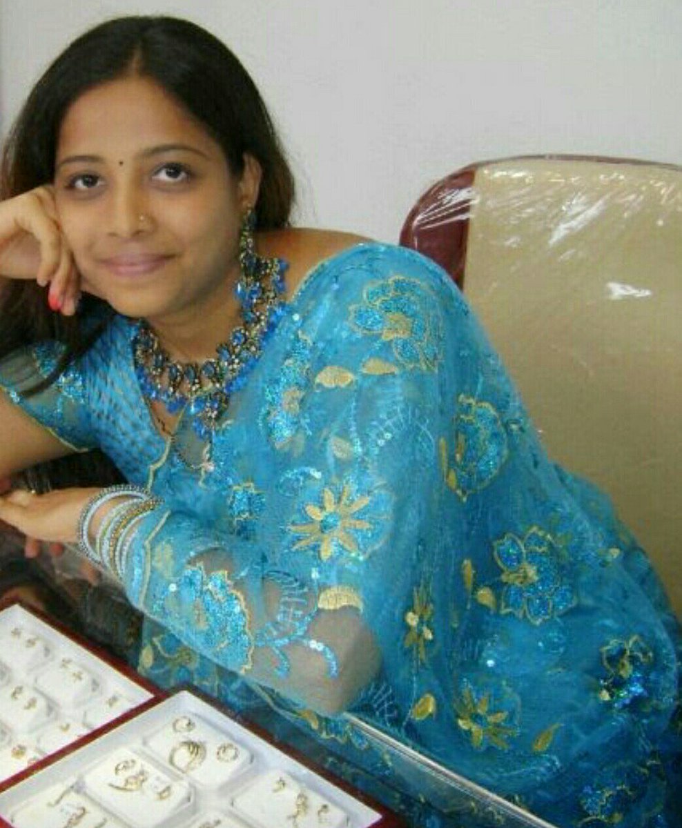 jignagshah's tweet photo. Day 3 of #fashionchallenge @FashSouq here is today's entry of Lace always highlights the clothings #lace #lacesaree #somethinglacey #10daysoffashsouq #prettyladiestalk #fashionable #fashionblogger #bloggerstyle #lifestyle #lifestylebloggers #apperals #clothingstore #saree https://t.co/XWzXK5ePtx
