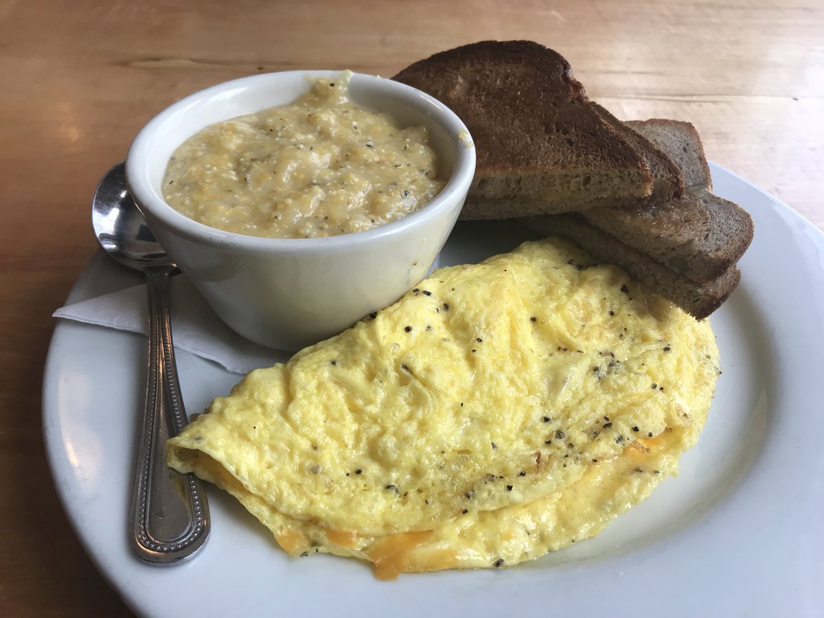 karaeats's tweet photo. Brunch date with myself. #solo #Brunch #sundayfunday https://t.co/NsgPExKdkb