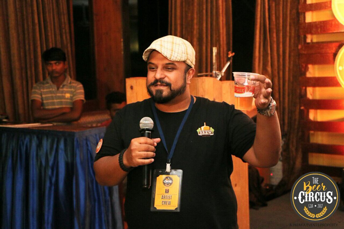 beer_circus's tweet photo. Fizzy feels, while we look back at our man @talesoffroth giving a talk on absolutely everything one needs to know about BEER 😍🍻🍻🍻#chugchugcircus #thebeercircus2017 #goa https://t.co/P5D5x4PexE