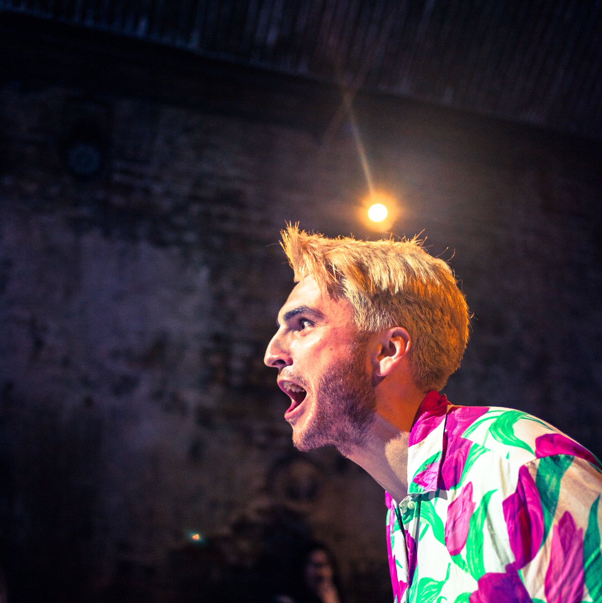 BenMrbenmann's tweet photo. That time Ben closed the show.
#dirtylittlemachine.
@VAULTFestival.
14th-18th March, 9pm.
@ZutAlorsTheatre / @roxyjoycook / @_katehandford / @celiadugua / @senrademoura / @mirandahuba / @mannbrosmedia https://t.co/tN8dPjTPto