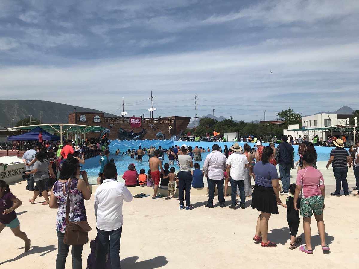 evercruz's tweet photo. Acaban de abrir una alberca de olas en el Divertiparque de Escobedo, ideal para los 37 grados de calor que se esperan hoy!!! @Gob_Escobedo #Divertiparque #albercadeolas https://t.co/XYb85bIPyr