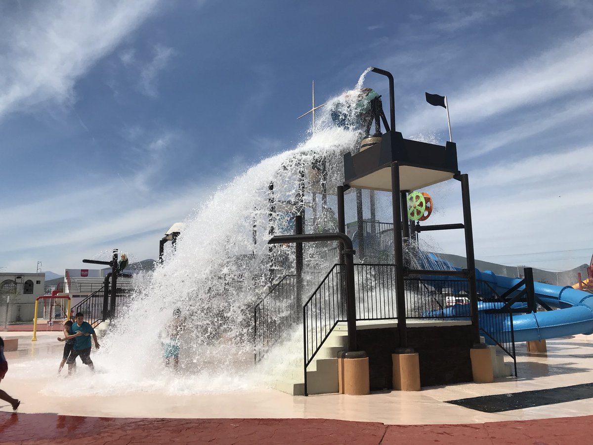 evercruz's tweet photo. Acaban de abrir una alberca de olas en el Divertiparque de Escobedo, ideal para los 37 grados de calor que se esperan hoy!!! @Gob_Escobedo #Divertiparque #albercadeolas https://t.co/XYb85bIPyr