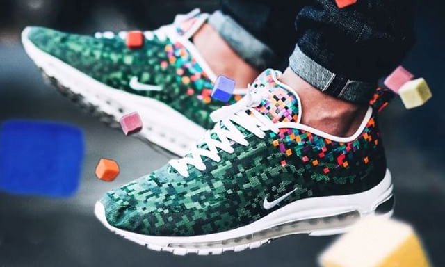 Dhris9's tweet photo. The 10 Best Sneaker Photos on Instagram This Week https://t.co/vUG1iVg7Gq #adidas #asics #Featured #Nike #reebok https://t.co/T6nr9nIzau