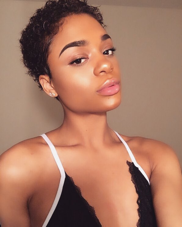 aovsarwary's tweet image. #BlackDivaInternetTakeOver ✨🧡