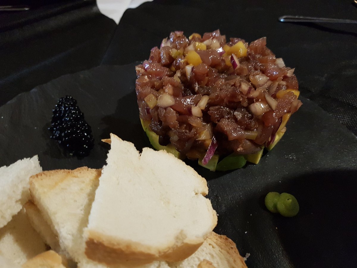 Incredibile pranzo a #HinojosadelDuque nel Mesón el Condecito. #AunahoraCórdoba