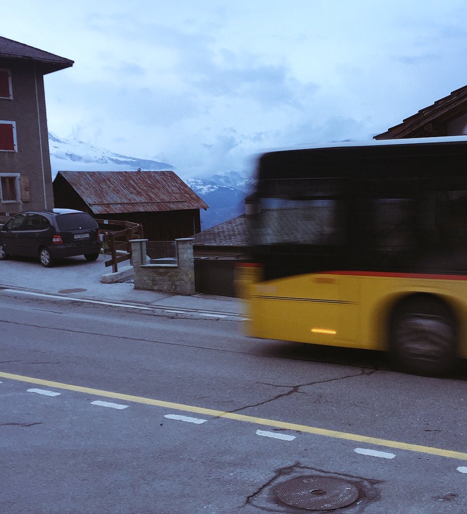 gilly_milly's tweet image. Sunday night commute from the mountains begins #postbus #switzerland #valais