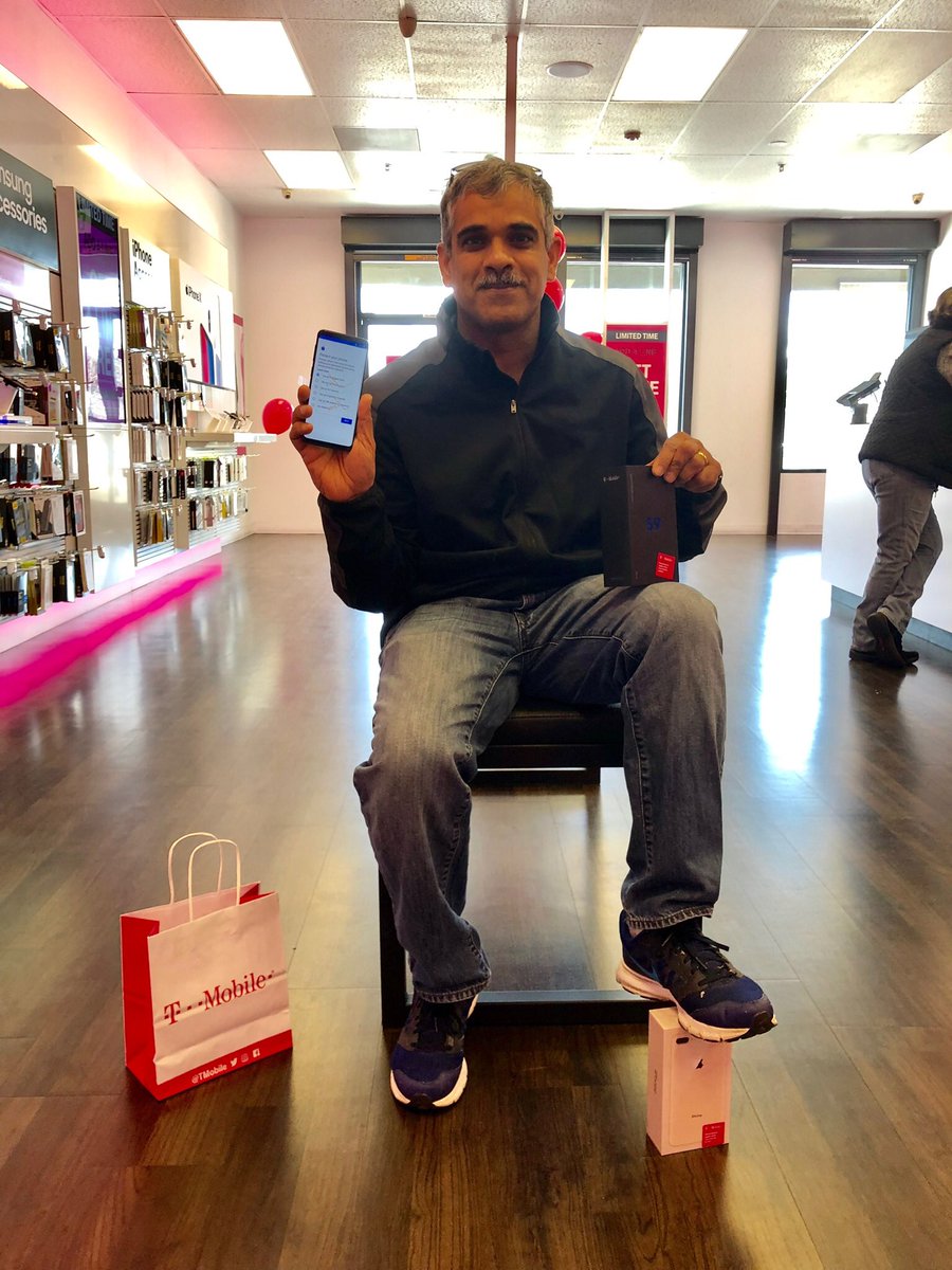 154d_tmw's tweet photo. Yesterday’s S9 customer! He came in talking about @iPhone ended up crushing one with his foot! #Samsung #Iphone #SamsungVSIphone #TmRancho #RanchoCucamong #Tmobile #SamsungSmileWide #TMWLoves @Tmw_Team https://t.co/87cmVinlmo