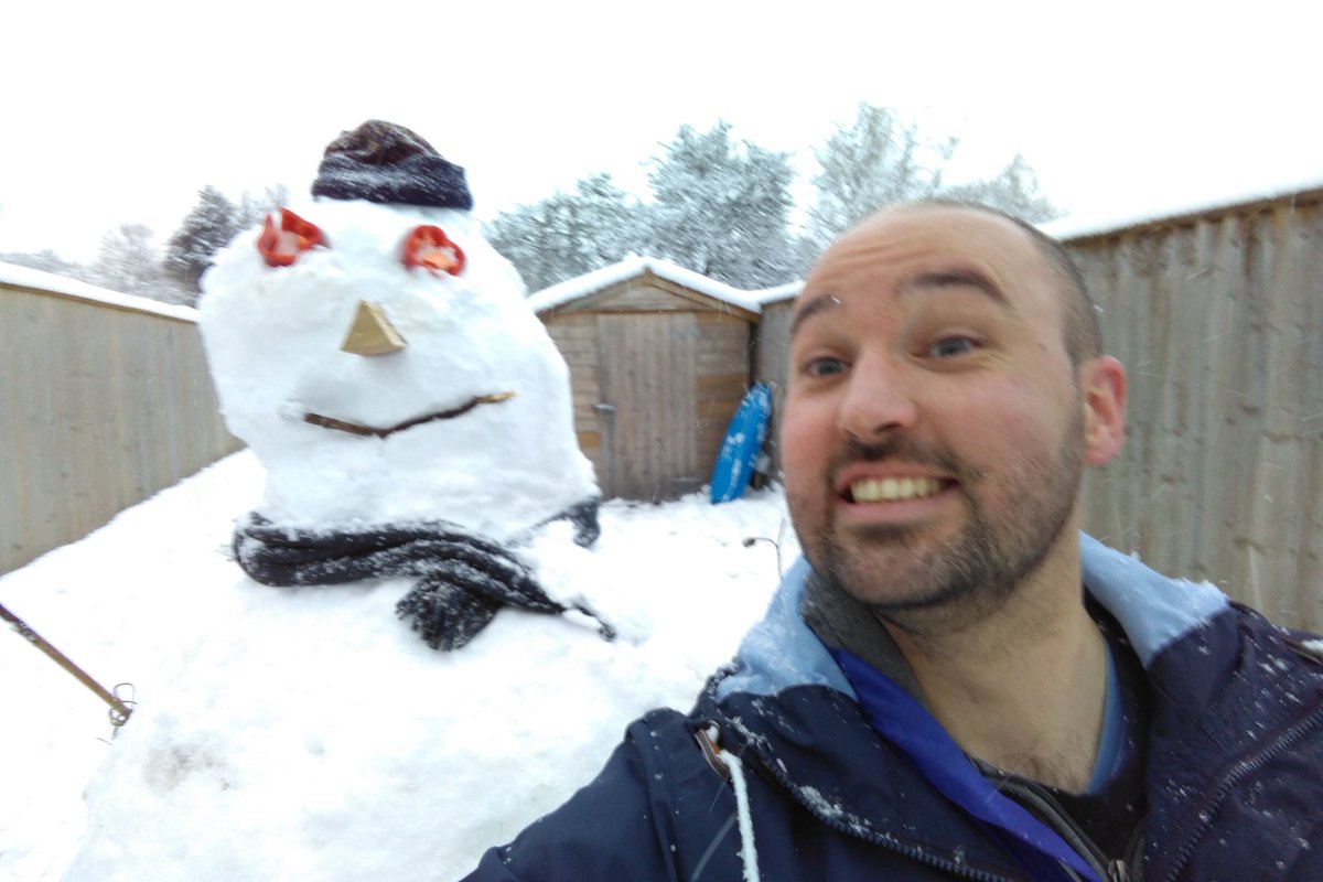 chrislintonlaw's tweet image. Went for a walk earlier with @cdhart1 he got a bit cold, bless him. Blocked nose, pepper in his eyes and everything! Don't worry though @wmlegal will be back in service as usual tomorrow! #devonlaw #lovedevon