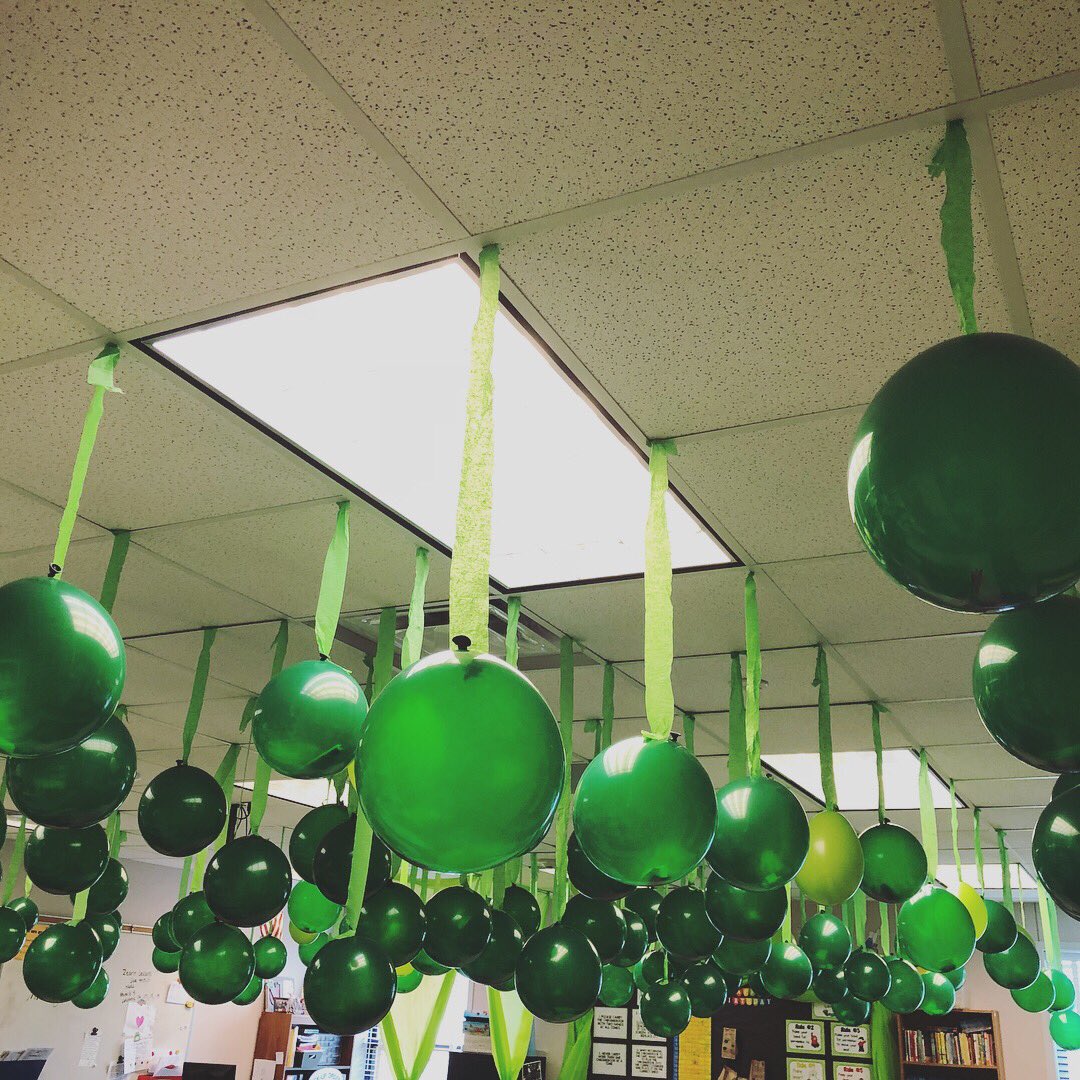5thinRoom40's tweet photo. Great Green Getaway tomorrow!  There are math problems inside each balloon for students to solve. #KidsDeserveIt #iteachmath #iteach5th https://t.co/hriAfWWx95