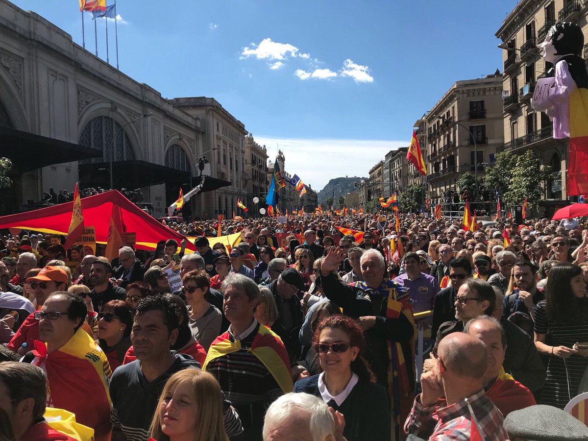 tabarnia - Societat Civil prepara otra “gran manifestación” en Barcelona para el 18-M - Página 2 DYlyFy3W0AIXChn