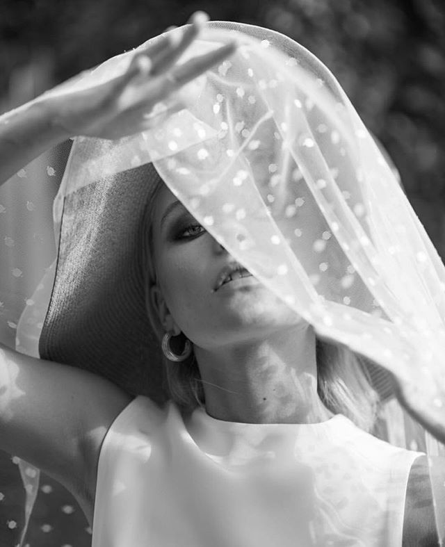 L O L A  V A R M A ➕ Trunkshow coming in April, email info@labespokebride.co.uk for appointments now #modernbride #coolbride #minimalbride #alternativebride #bridetribe #bridalparty #bridestyle #bridalseperates #instawed #weddingplanning #weddingplanner #weddingblog #wedding…