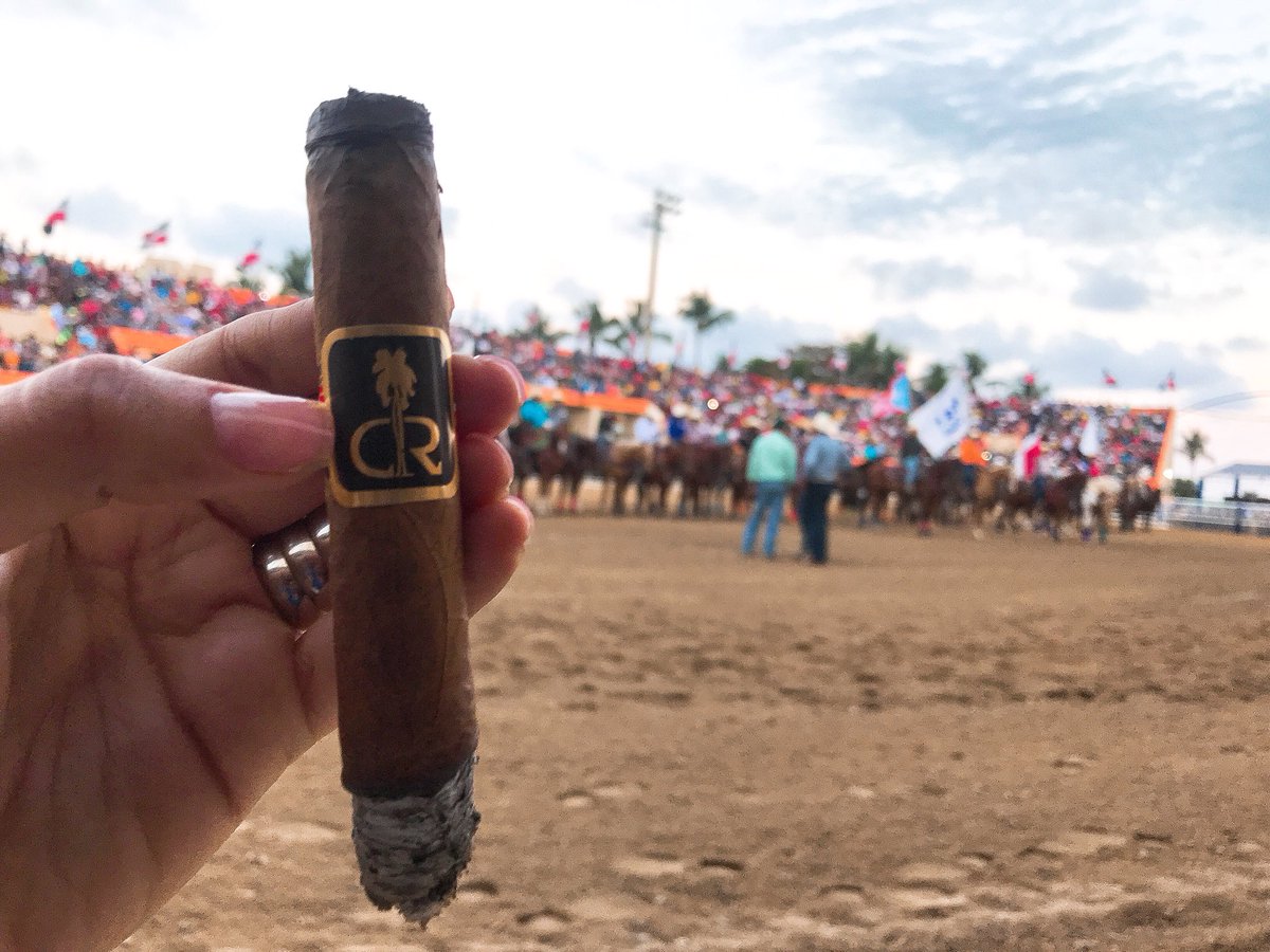 CDRCigars's tweet photo. ¡Noche de rodeo en la Feria Ganadera 2018! 👏🐴 #CDRMoment #CDRCigars https://t.co/vuMPkG1nNM