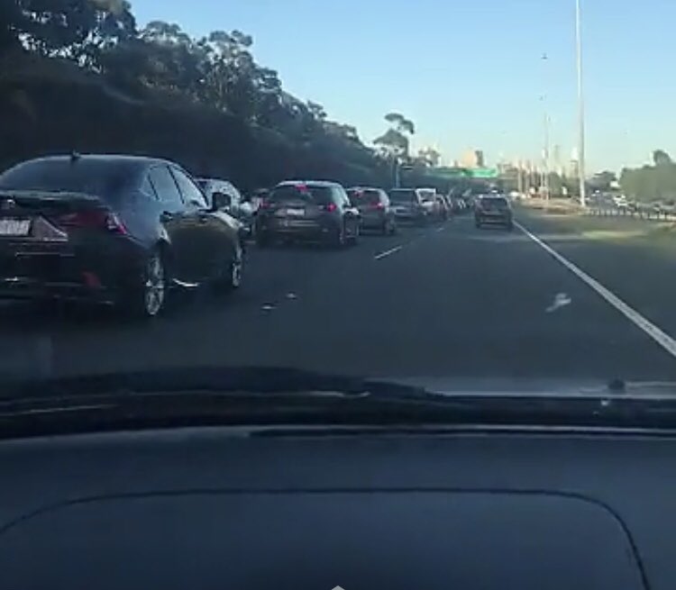 BrigDoesScience's tweet photo. Hurstbridge Line Closure Day 1: Appreciation post for both the transit lane and my sister who helped me avoid an extra hour of traffic this morning... #onedaydown #fortytogo https://t.co/JDrAUTijGJ