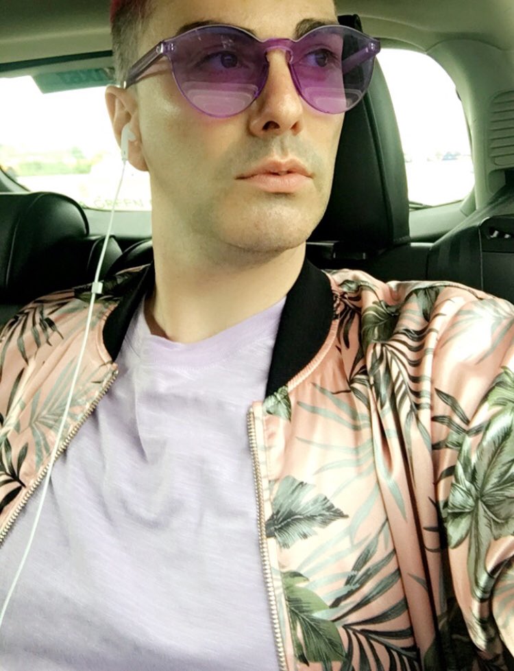 TheRobbieTurner's tweet image. Lavender pink. 
-
-
#SometimesABoy #illtellyouforfree #outofdrag #robbieturner #dragrace #gayboy