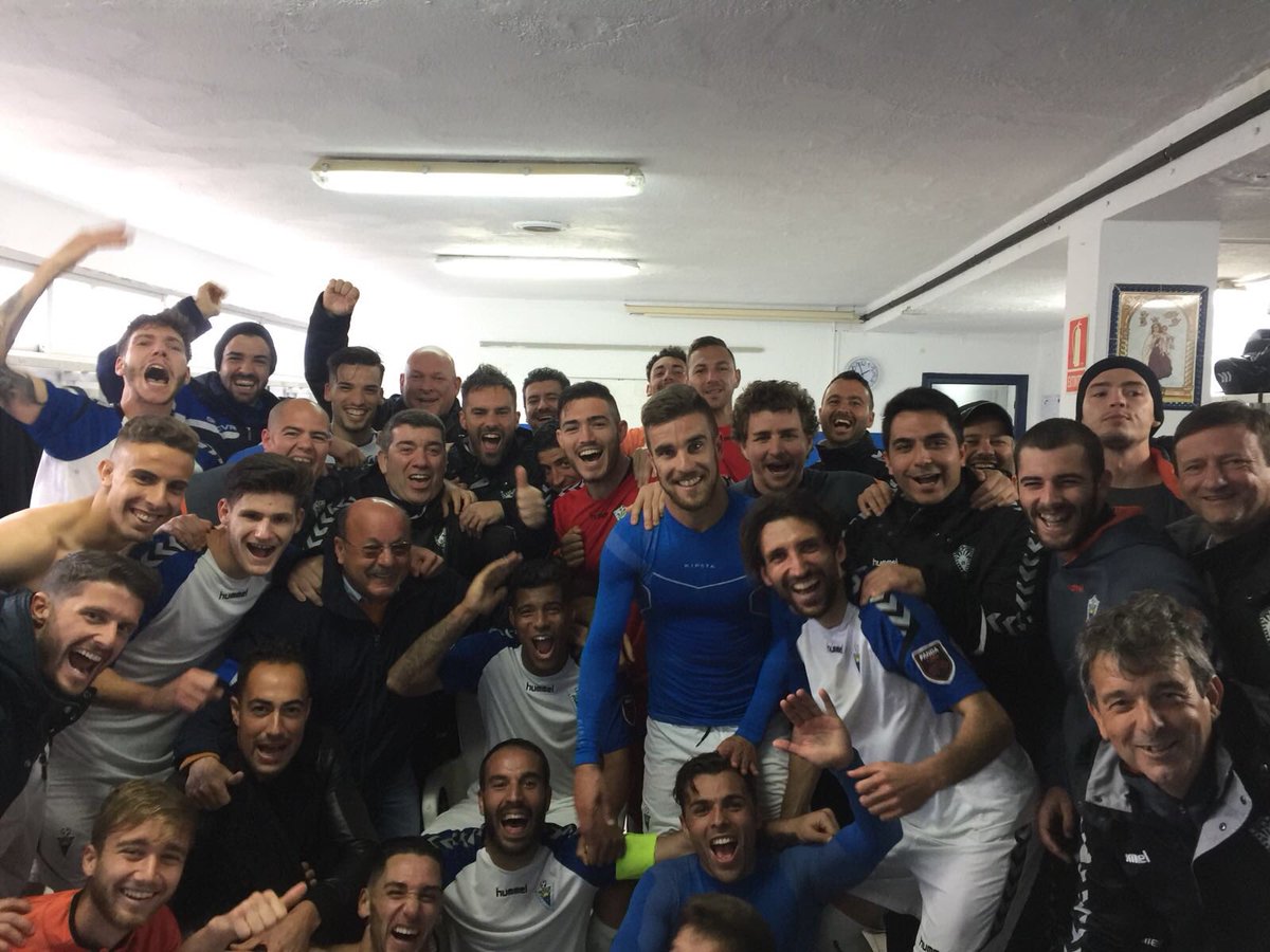 Carlitosjm94's tweet image. Seguimos sorprendiendo, seguimos soñando! Enorme trabajo del equipo, esto tambien es fútbol! Nos vemos a la vuelta GLADIADORES! #yovoyconelmarbella @marbella_fc