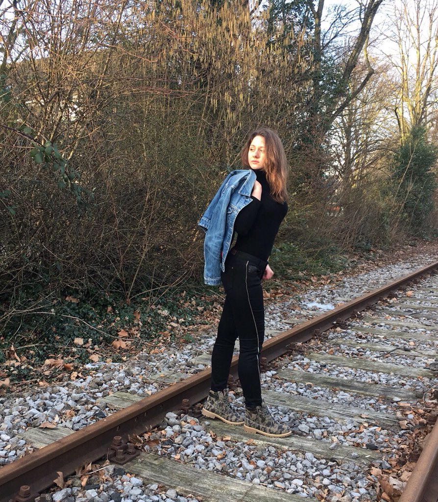 natalija_style's tweet photo. The sun strokes my face slowly. I’m looking back to my way I left behind. 
I realize, travelling makes us first speechless and after that a storyteller. Imagine, the world is a big book. Let’s say you don’t travel, it’s like you only read one page. 🗺️ 💫 https://t.co/exa7ZdivqH